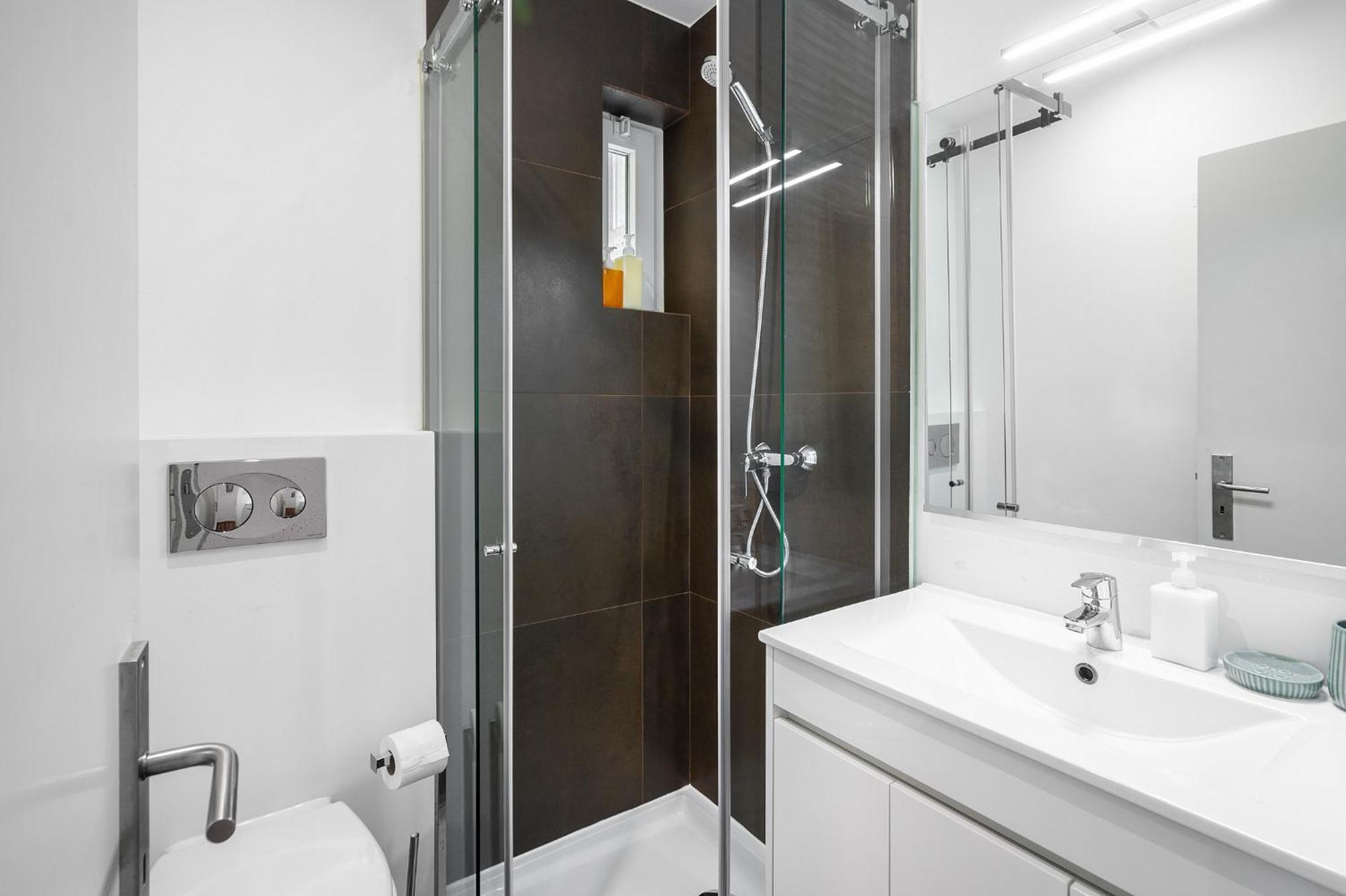 Gasthof Whome Urban Tech Retreat, Modern Hubs For Remote Living *